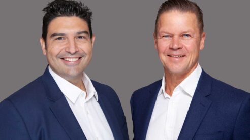 pfs se divide en pfs TECH & DATA y pfs LEGAL para crecer con más fuerza en ambos sectores