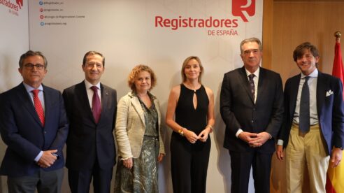 El Colegio de Registradores presenta el libro «Evolución institucional de los sistemas de transmisión onerosa»
