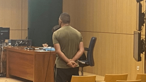 Dos años de cárcel para un hombre que hizo 400 pintadas con simbología nazi 