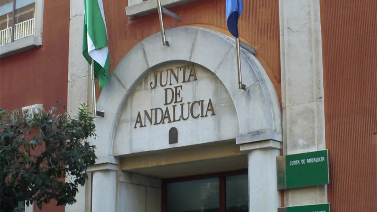Unos padres se querellan contra la Junta de Andalucía por no investigar los supuestos abusos sexuales a su hijo en un centro de acogida