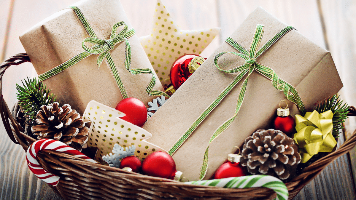 Casi un centenar de familias desfavorecidas de Órgiva reciben una cesta de  productos navideños » El Comarcal de La AlpujarraEl Comarcal de La Alpujarra