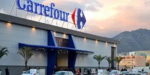 Una mala carta de despido libra a un trabajador de Carrefour de la extinción laboral: hizo la vista gorda ante un hurto
