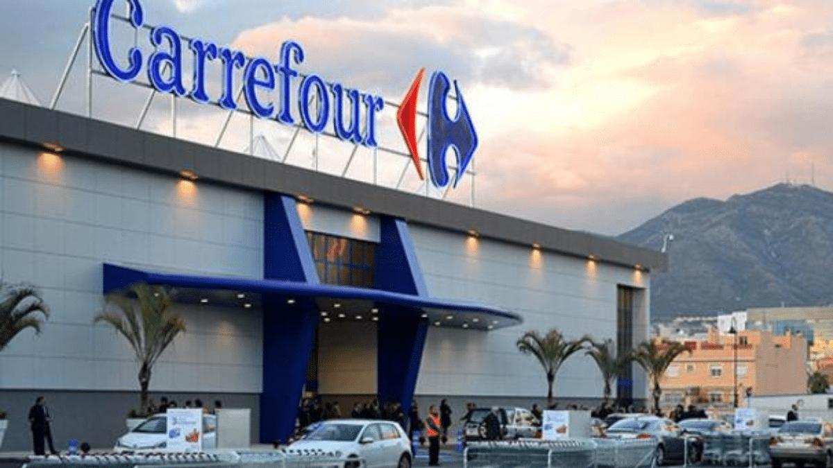 Una mala carta de despido libra a un trabajador de Carrefour su extinción laboral: le acusaron de hacer la vista gorda ante un hurto