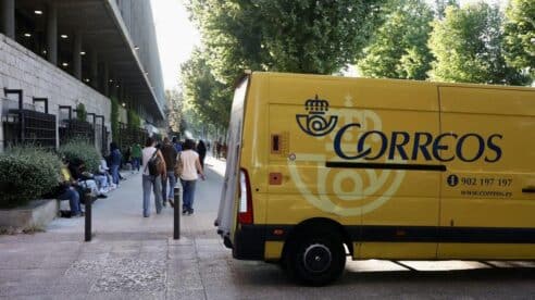 Trabajador de Correos recibe amparo de la Justicia tras verse obligado a repartir en furgoneta cuando solo maneja motos