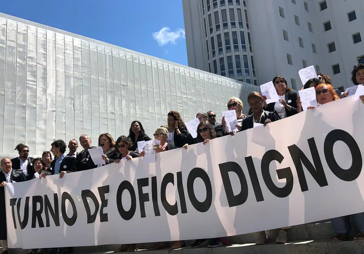 La huelga de los abogados del turno de oficio en Galicia provocó la suspensión de 5 juicios