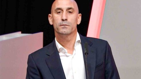 El magistrado De Jorge manda a juicio a Rubiales por agresión sexual y coacciones y le impone fianza de 65.000 €