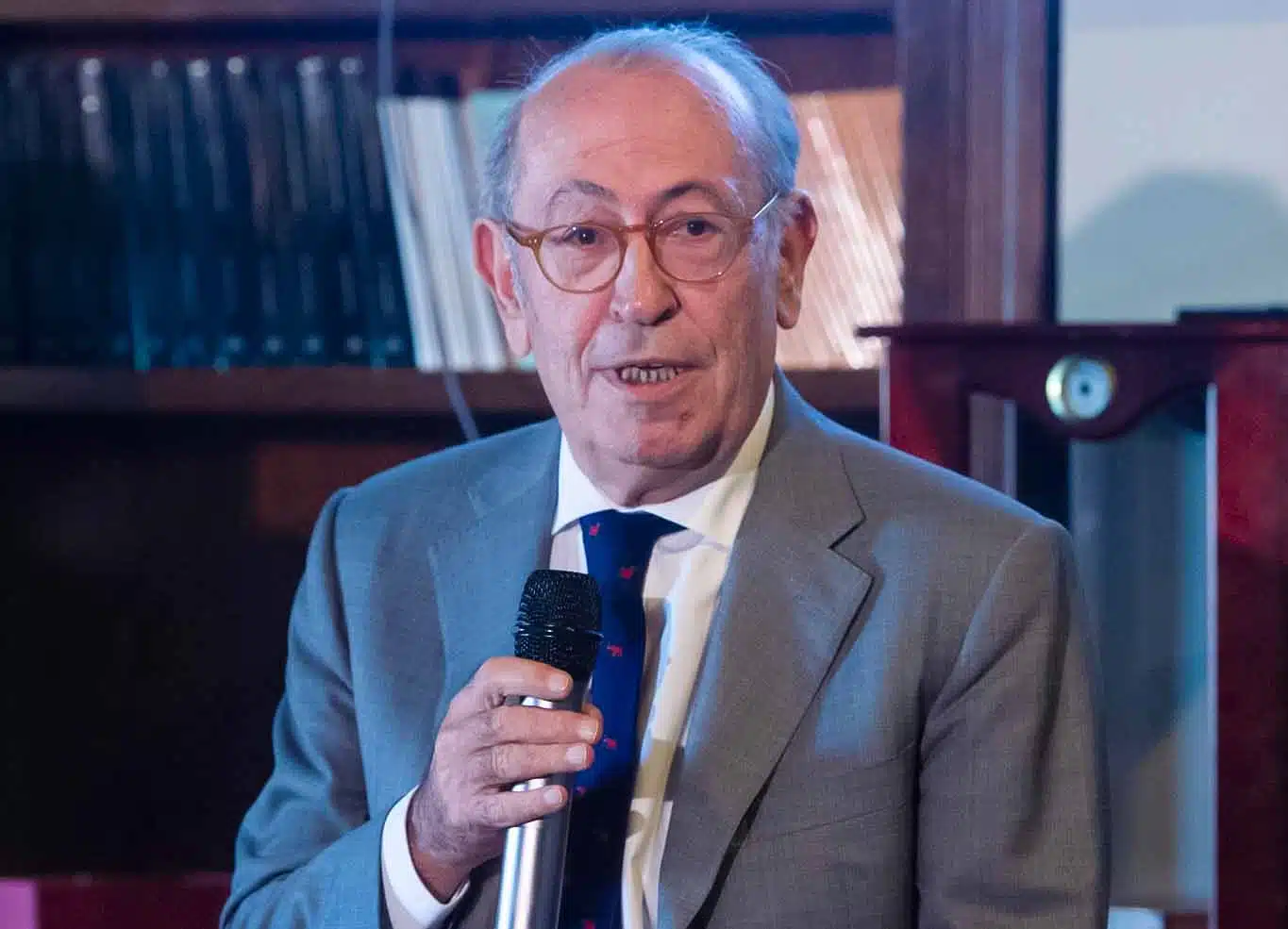 Nicolás Redondo lamenta que «el Gobierno se deje secuestrar por un prófugo» y augura una legislatura «bochornosa»