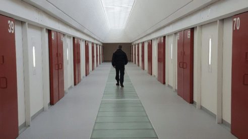 Una jueza de Vigilancia Penitenciaria autoriza a una presa a utilizar un consolador, imponiendo 6 condiciones