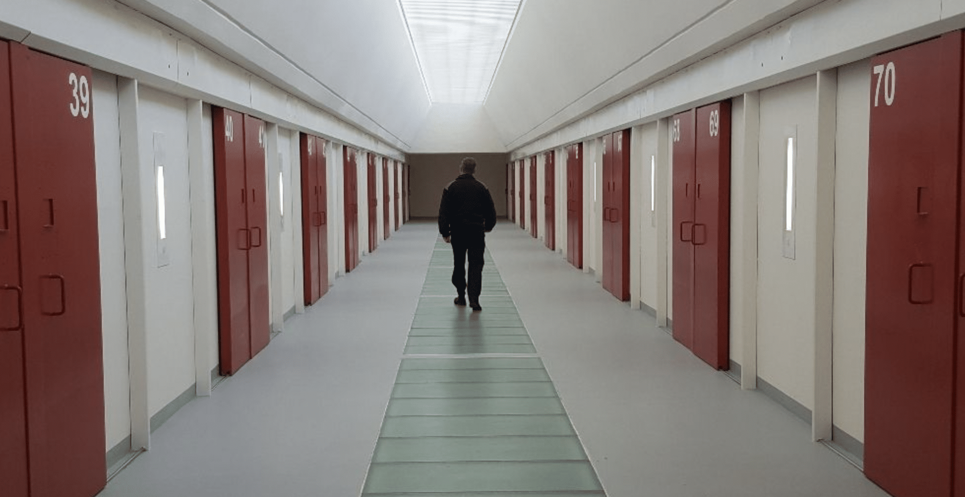 Una jueza de Vigilancia Penitenciaria autoriza a una presa a utilizar un consolador, imponiendo 6 condiciones