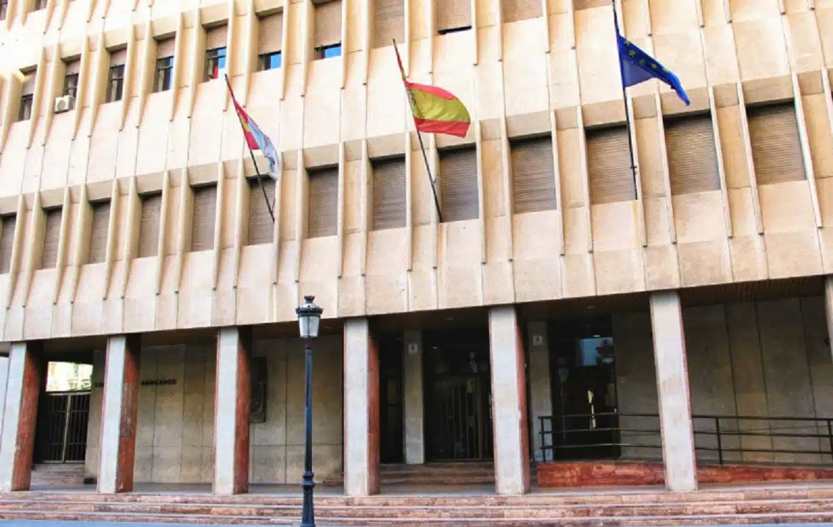 El TSJ de Castilla-La Mancha ratifica la jurisprudencia del TS y confirma un despido por un puñetazo fuera del trabajo