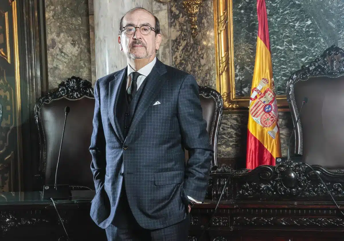 Javier Borrego: “En España, los políticos nos mean encima y tenemos que decir que llueve”