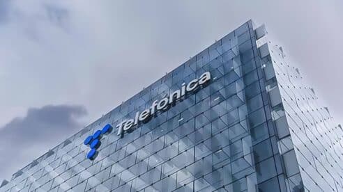 Telefónica fue privatizada para que estuviera en el mercado no para que otro Estado la comprara