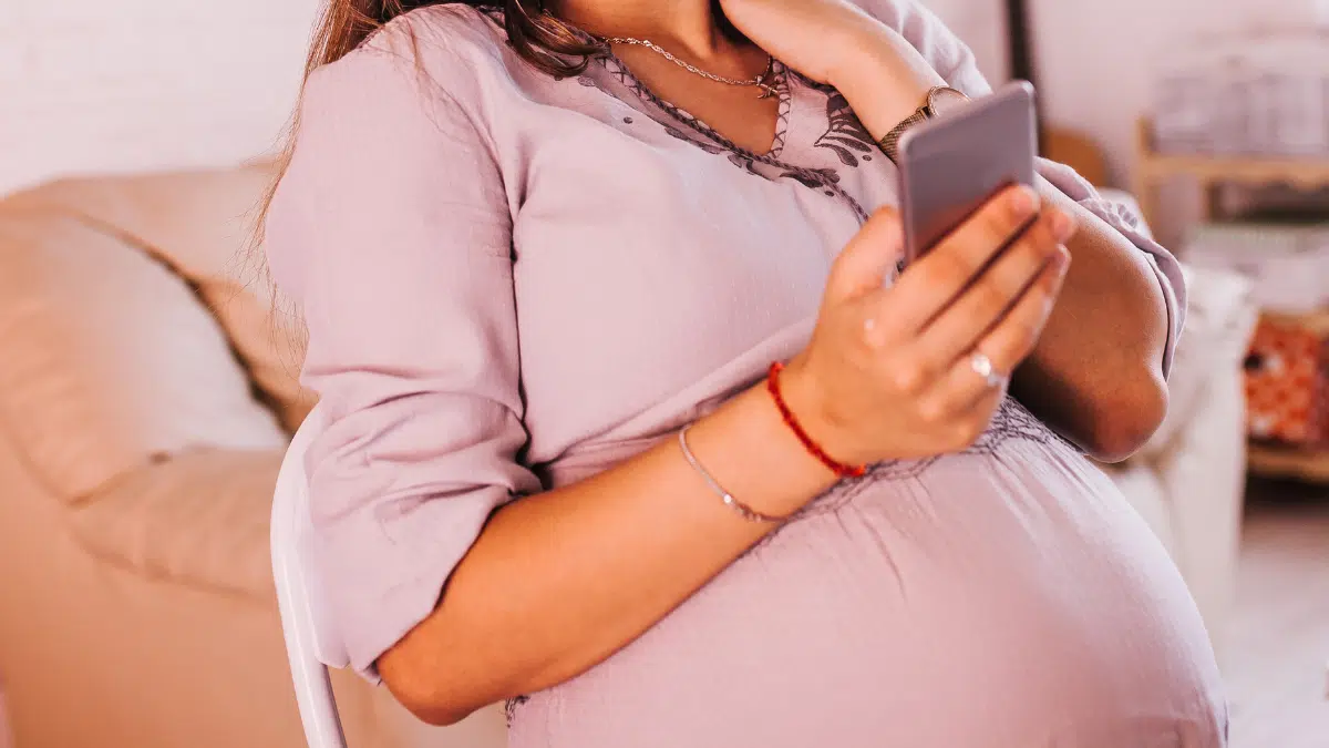 Una embarazada logra que la Justicia declare nulo su despido tras ser apartada por la empresa Umivale por usar el móvil