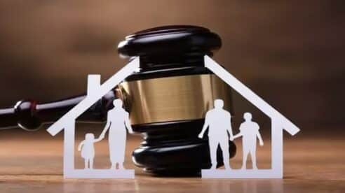El impago de obligaciones con una expareja es «violencia económica» y un posible delito de abandono