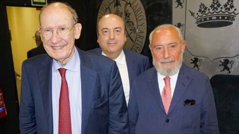 Manuel Aragón y Enrique Gimbernat: “La ley de amnistía que parecer estar gestándose sería inconstitucional”