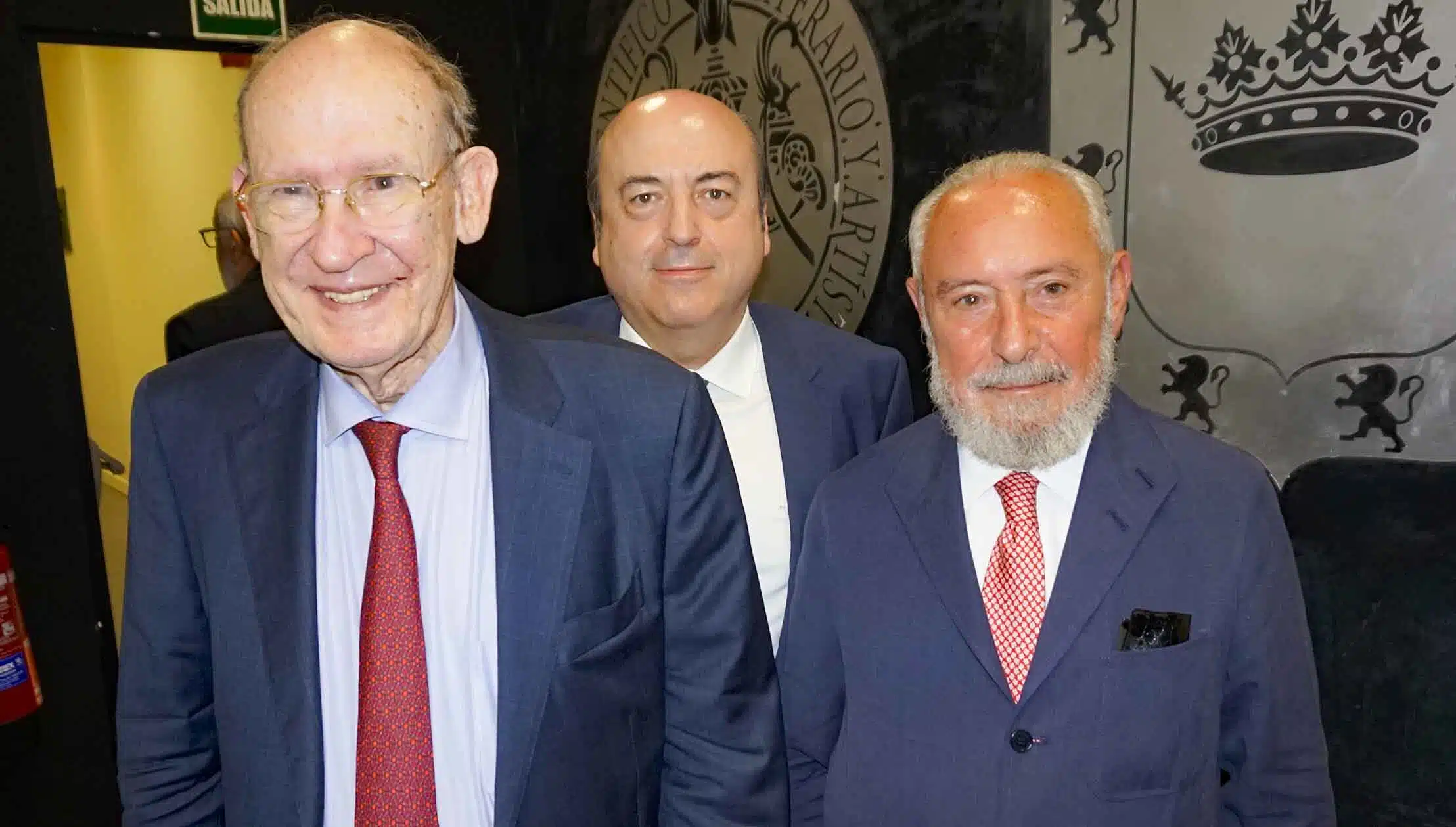 Manuel Aragón y Enrique Gimbernat: “La ley de amnistía que parecer estar gestándose sería inconstitucional”