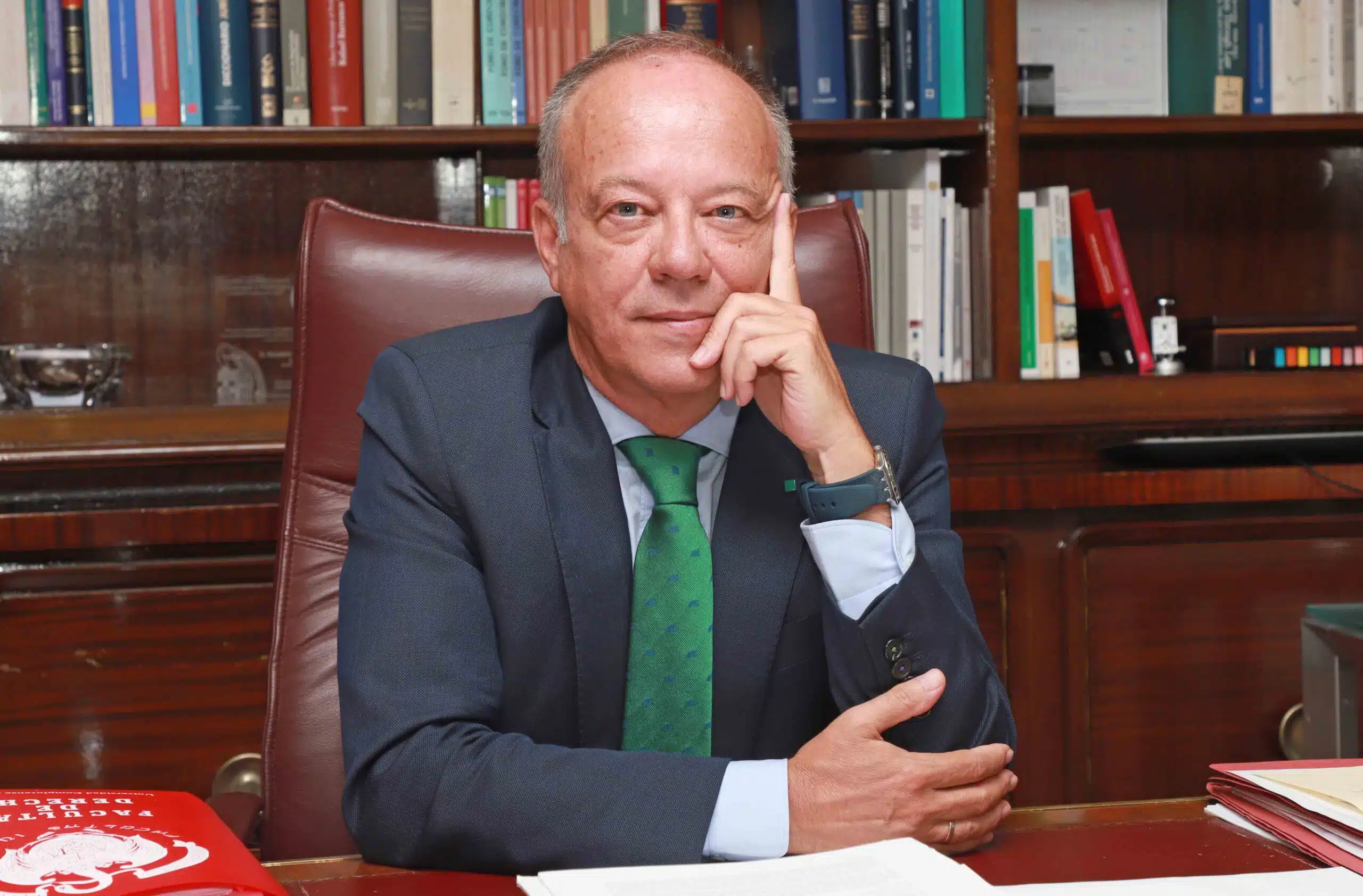 Ricardo Alonso, decano de la Facultad de Derecho de la Complutense: “La idea de hacer al ICAM centro adscrito a la UCM fue de Ribón”