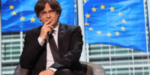 Llarena da 5 días para informar sobre la amnistía y mantiene activa la orden de detención a Puigdemont
