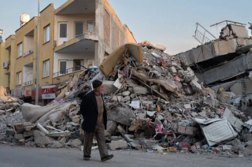 820 personas pierden la vida en el terremoto que ayer noche asoló a Marruecos