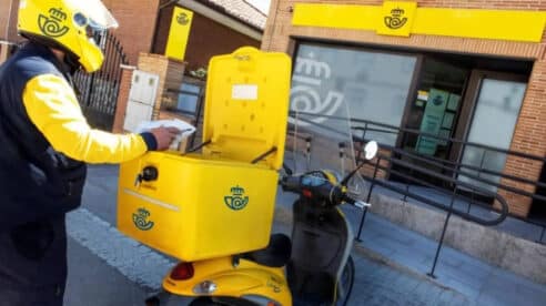 Un cartero acepta un año y medio de cárcel por acumular 3.700 envíos sin repartir