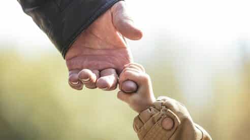 Un Juzgado de Pontevedra concede la custodia de dos niños a los abuelos maternos por el desinterés de los padres