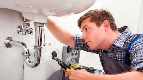 ¿A quién le corresponde pagar las reparaciones en un piso alquilado, al inquilino o al casero?