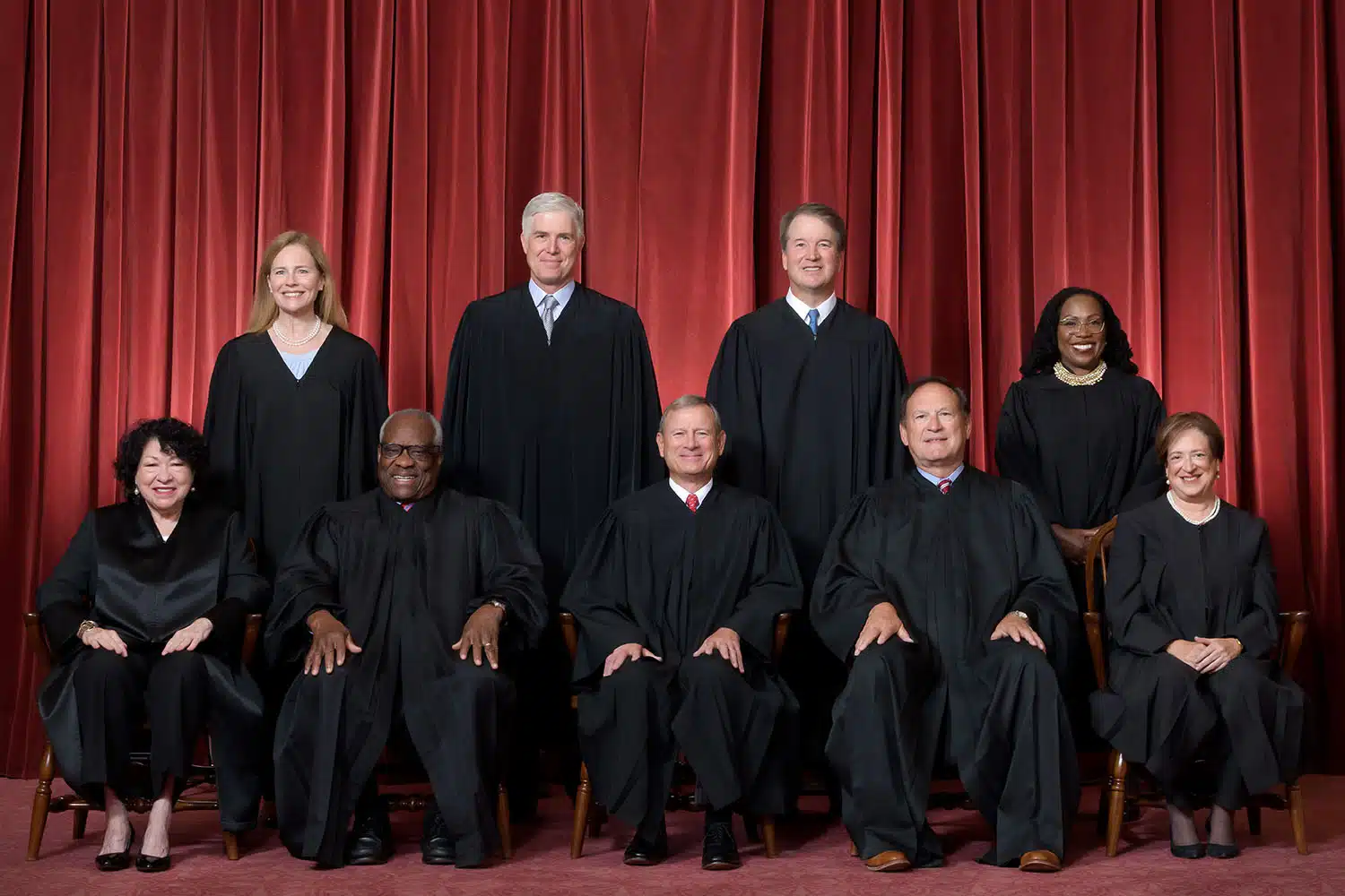 Los 9 jueces del Tribunal Supremo estadounidense suscriben el primer código ético de la historia de este organismo