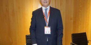 SALVADOR GONZÁLEZ, APERTURA copia