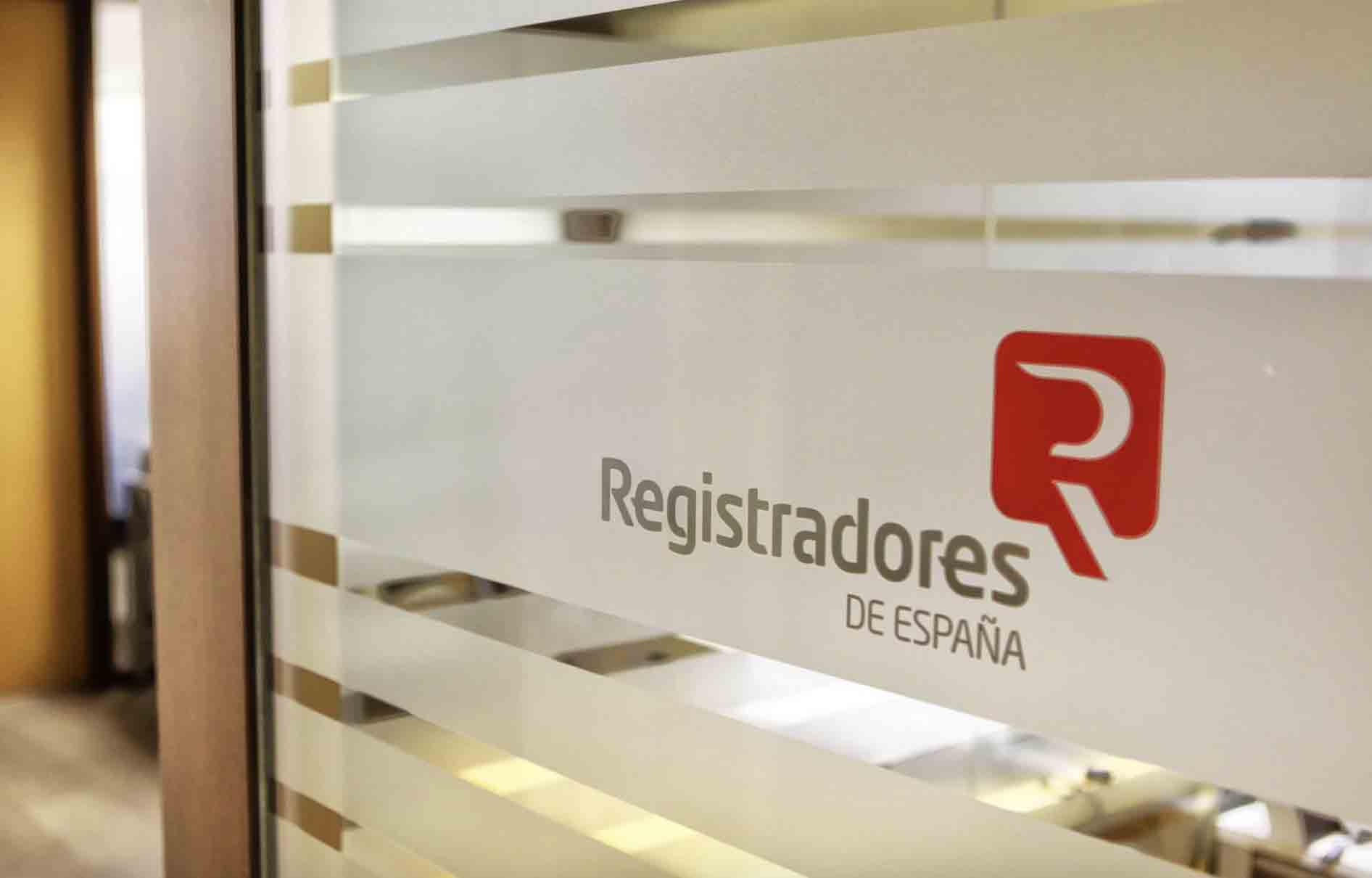La Asamblea de decanos del Colegio de Registradores es competente para decidir sobre la informatización de los Registros, concluye el Supremo
