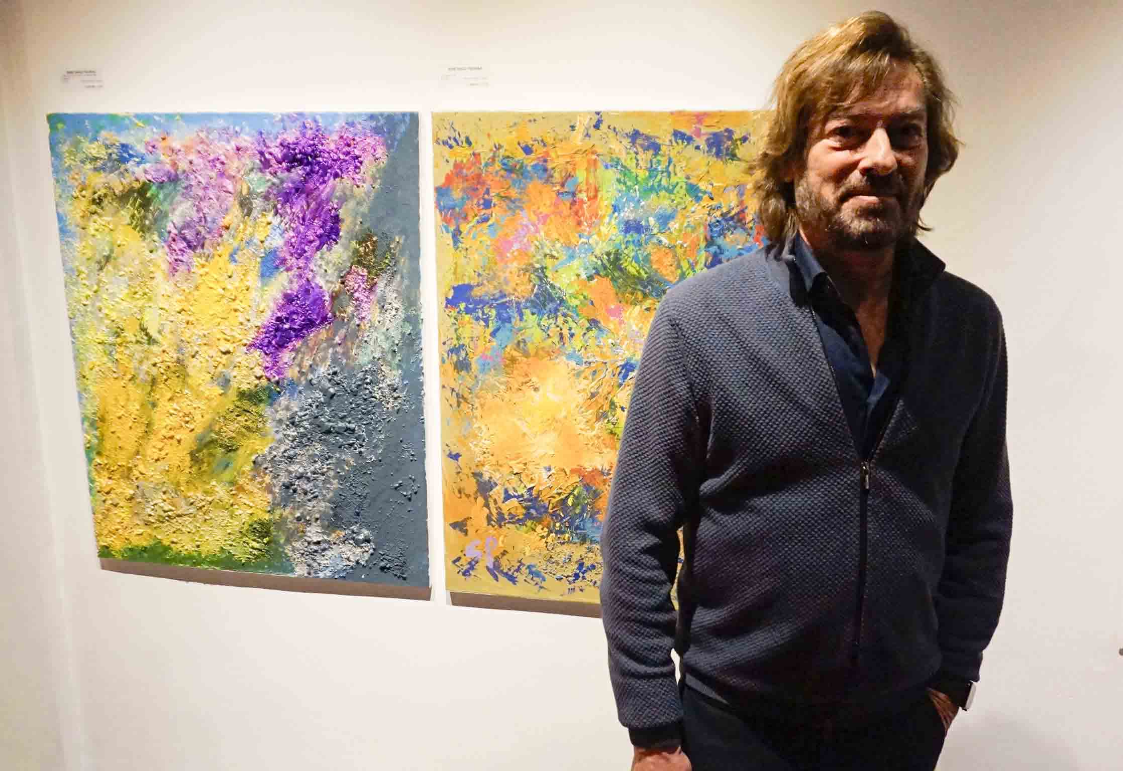 El magistrado Pedraz se estrena como pintor en una exposición mano a mano con la artista Beatriz Sanz
