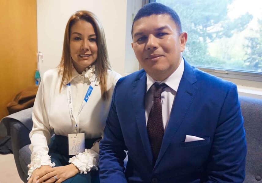 Javier de la Hoz y María Carolina Guerrero, abogada también y responsable de relaciones con empresas e instituciones de SavviaLegal, quien le acompañó en su reciente visita a Madrid. Foto: Confilegal.