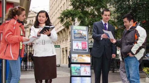 Llamar «secta» a los testigos de Jehová supone una vulneración de su derecho al honor, según la Justicia
