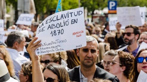Un Estatuto para el turno de oficio: una relación laboral «especial», vacaciones, seguridad social y jubilación