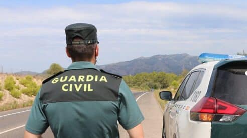 Un sargento de la guardia civil intenta atropellar a un compañero para “librarse” de un control policial y acaba expulsado del cuerpo