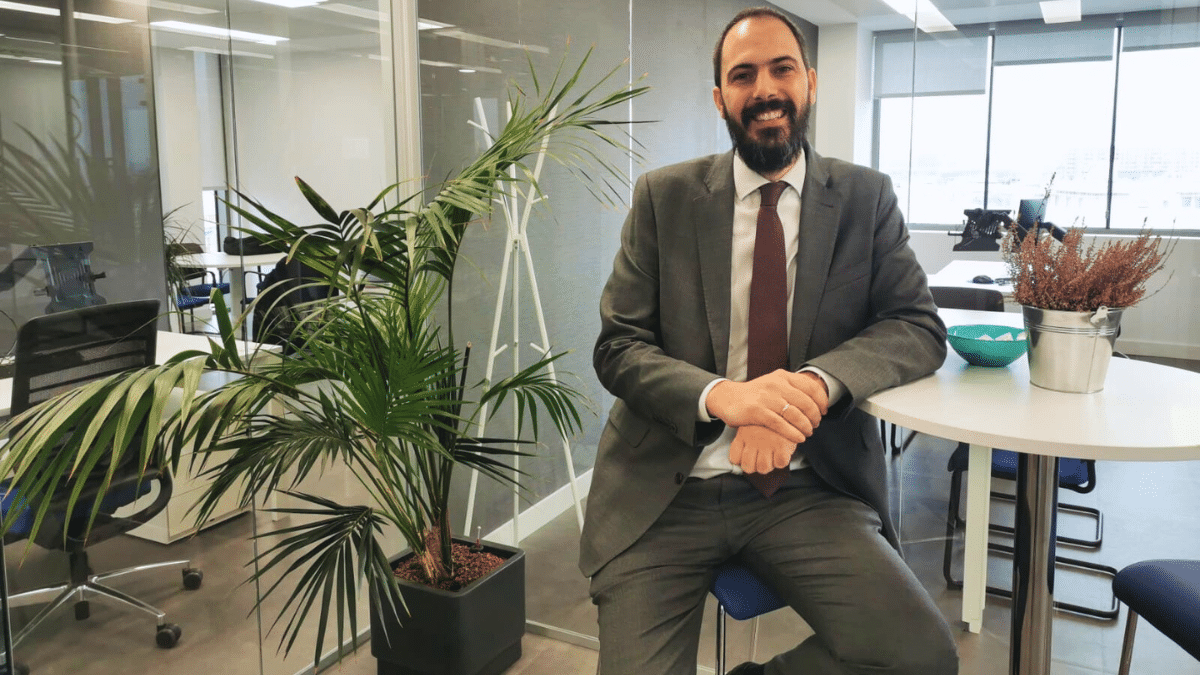 Entrevista | Ricardo Fortún, Selier Abogados: «Del mismo modo que la máquina de escribir dio rapidez para redactar, la IA la da para trabajar»