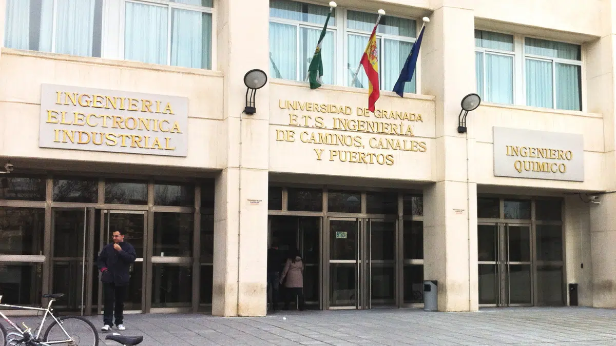 La Universidad de Granada incumple la normativa salarial de su personal de investigación al excluirlos del convenio, dice el TSJA