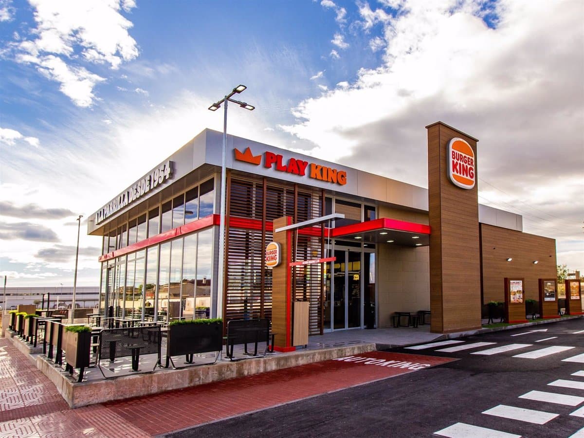 La Justicia avala el despido de un empleado de Burger King por llamar insultar a su gerente y llevar piercing