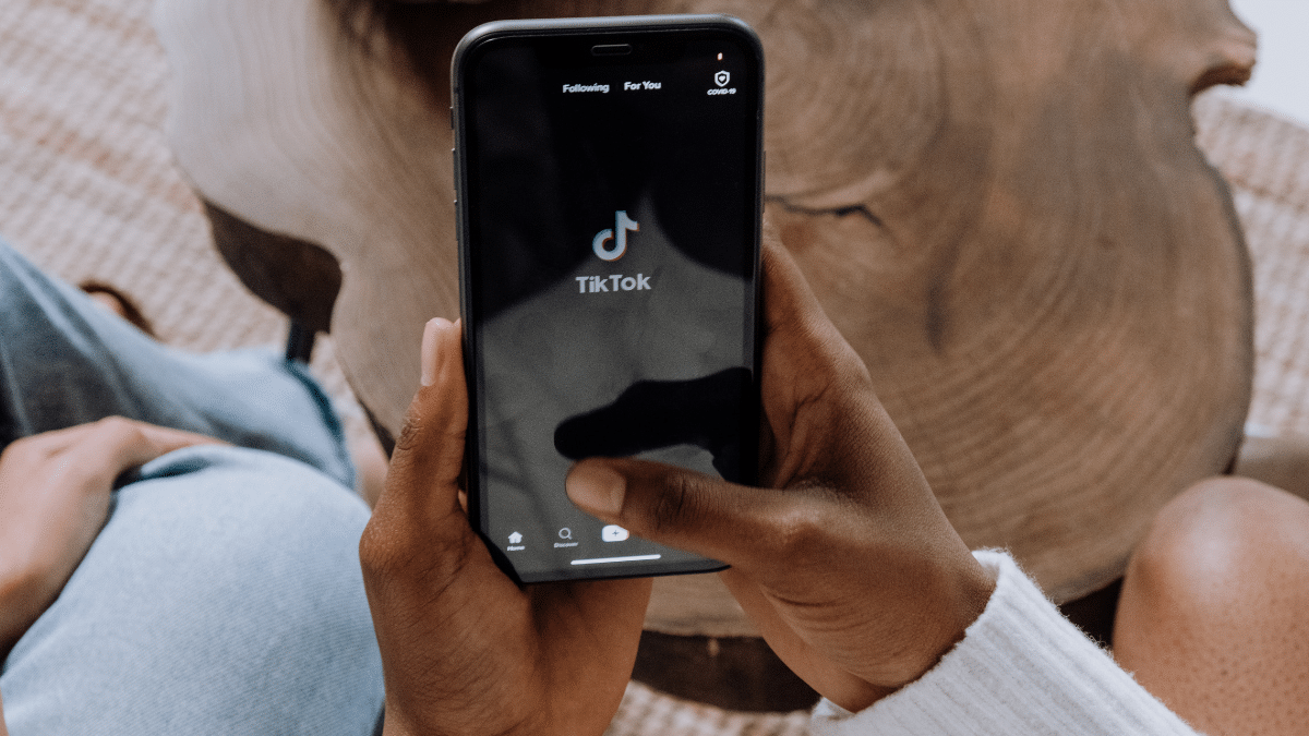 Fin a los filtros de belleza en TikTok para menores: un paso más para cuidar a los jóvenes en el entorno digital y su salud mental 