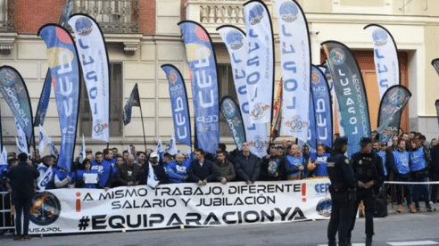 Miles de policías y guardias civiles se manifiestan hoy en Madrid contra Marlaska