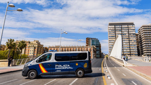 El TC ampara a un policía nacional que denunció malos tratos cuando entró en prisión preventiva