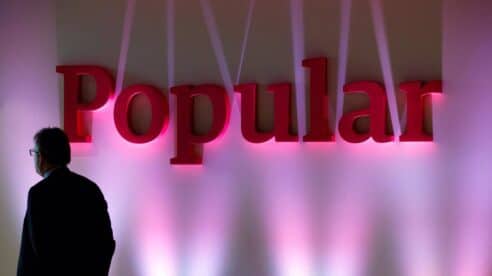 Los afectados piden la imputación de Saracho por la caída del Banco Popular, mientras Ángel Ron “lucha” por el archivo
