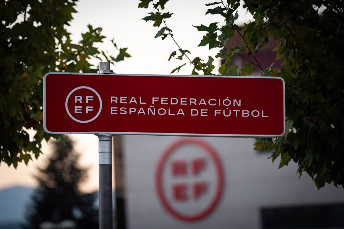La Federación Española de Fútbol, investigada por la UCO por contratos irregulares