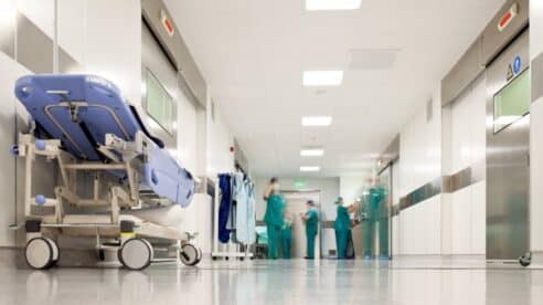 Confundir ansiedad con mielitis, un caso de negligencia «sin consecuencias médicas» para los tribunales