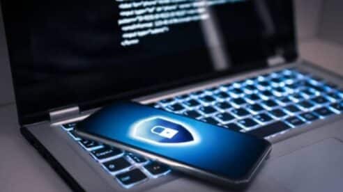 Consultar si tu hermano y tu sobrina están en el registro de morosos no vulnera el derecho al honor, pero sí la protección de datos