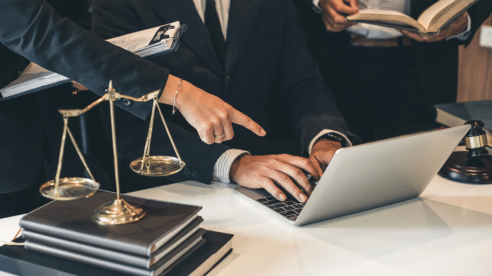 Las «Big Law» de EE.UU optan por socios con carteras de negocios para impulsar su crecimiento, según Decipher