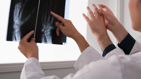 La Comunidad Autónoma no es relevante a la hora de valorar la carrera profesional de un médico, según la Justicia