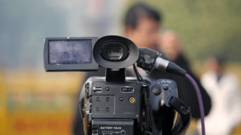 España tiene hasta el 7 de mayo de 2026 para transponer la Directiva Anti-SLAPP que protege a periodistas y defensores de Derechos Humanos
