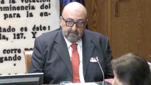 El juez Ismael Moreno rechaza entregar el «caso Koldo» a la Fiscalía Europea y plantea una cuestión de competencia ante el TS