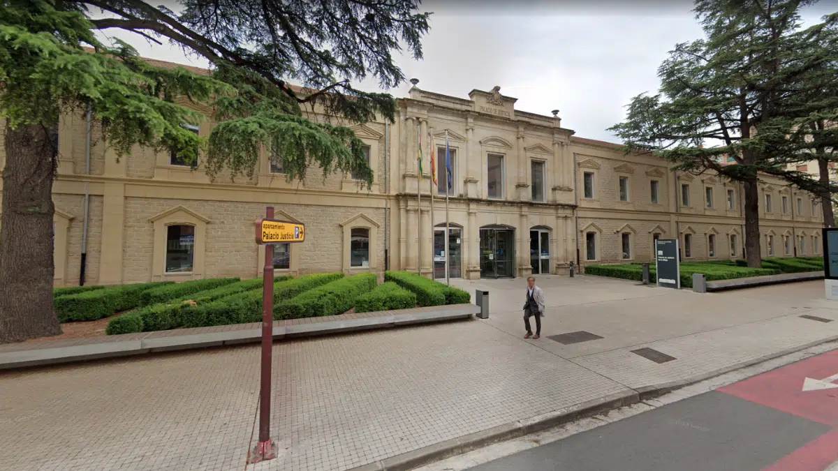 La Audiencia de La Rioja absuelve a un abogado acusado de apropiarse de 750 euros de un cliente