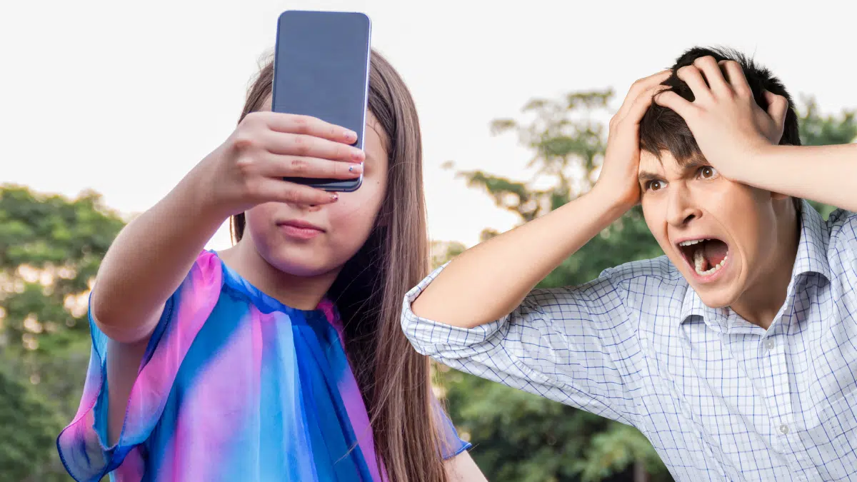 El derecho de corrección no consiste en insultar y pegar a tu hija para quitarle el móvil por unas fotos en redes